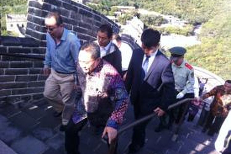Ketua MPR Zulkifli Hasan ketika berkunjung ke Great Wall atau Tembok China