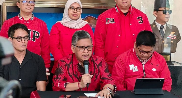 PDI-P: Ada Aparat Paksa Kader Turunkan Bendera PDI-P saat Jokowi Kunker ke Yogya
