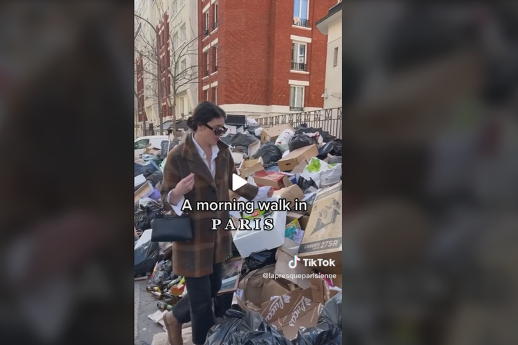 Tumpukan sampah di Paris