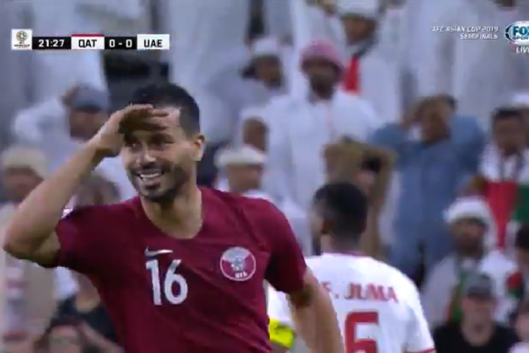 Selebrasi pemain Qatar, Boualem Khoukhi usai mencetak gol ke gawang Uni Emirat Arab pada laga semifinal Piala Asia 2019 di Stadion Hazza Bin Zayed, Selasa (29/1/2019).
