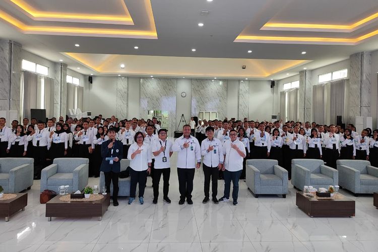 Studi Pengenalan Kampus Terapan Awal (SPEKTA) 2025 bagi mahasiswa baru Politeknik Ketenagakerjaan (Polteknaker), di Jakarta, Selasa (19/8/2025).