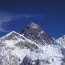 Helikopter Wisata Jatuh di Dekat Gunung Everest, Pilot dan Semua Penumpang Ditemukan Tewas