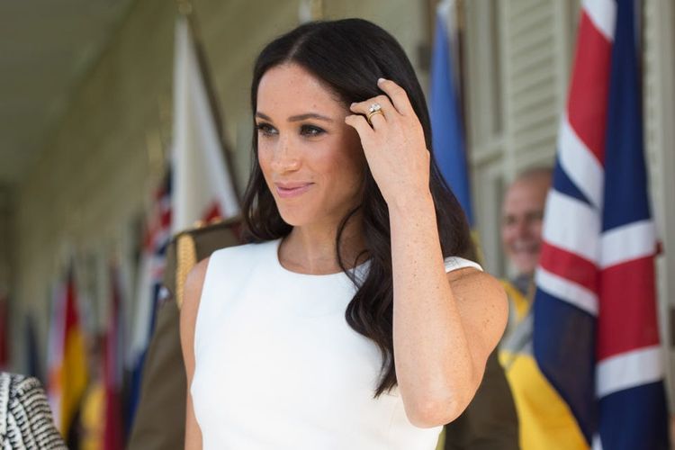 Meghan Markle kerap tampil dengan busana kasual dalam beberapa waktu terakhir, setelah resmi keluar dari keanggotaan Kerajaan Inggris.