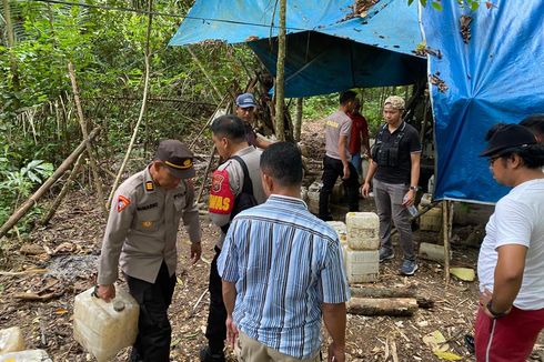 Gerebek Pabrik Miras Tradisional Dalam Hutan, Polisi Sita 2 Ton Miras