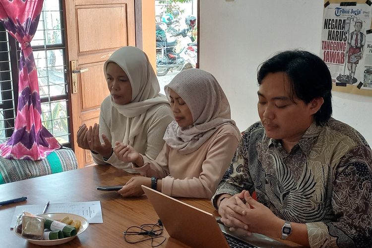 Marak Keracunan Diduga Konsumsi MBG, LBH Yogyakarta Gelar Doa Bersama