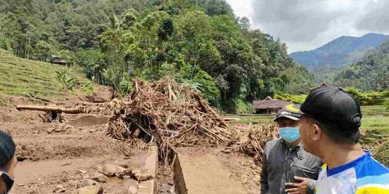 Berita Harian Banjir-bandang-di-sumedang Terbaru Hari Ini - Kompas.com