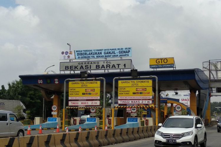 Ganjil genal di Pintu Tol Bekasi Barat siap diterapkan 12 Maret 2018, Bekasi (8/3/2018)