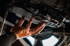 Cara Ganti Oli Transmisi Ford Fiesta 1.4 Tanpa Lubang Pembuangan