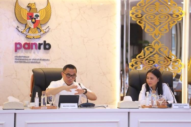 Menteri Pendayagunaan Aparatur Negara dan Reformasi Birokrasi (PANRB) Abdullah Azwar Anas mengatakan, Peruri akan menjadi tumpuan dalam percepatan transformasi digital di Indonesia. 
