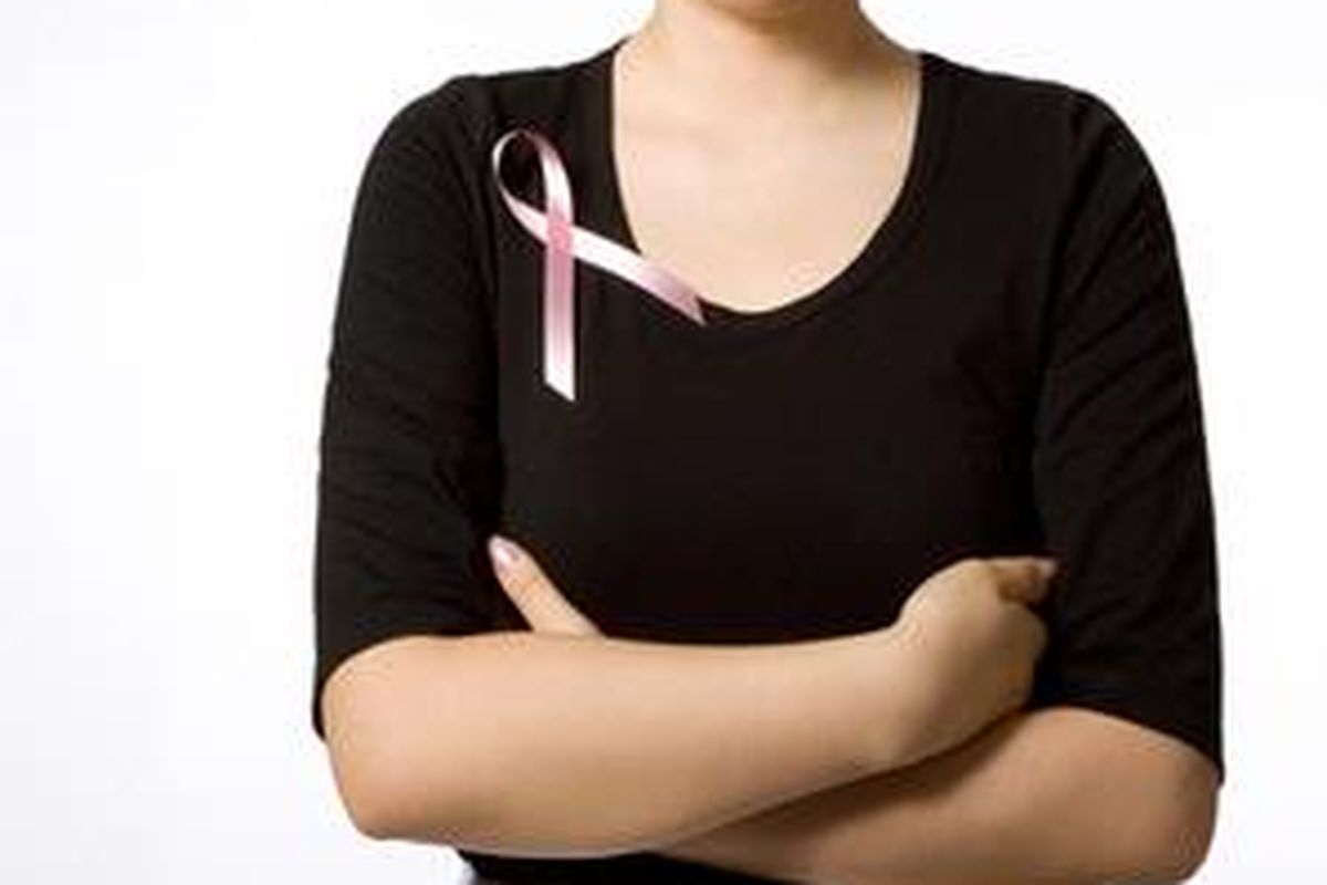 Lakukan pemeriksaan dini agar bisa mengenali gejalanya dan mendapatkan penanganan yang lebih tepat jika terdiagnosa kanker payudara.