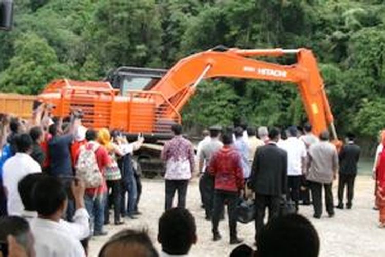 Presiden Joko Widodo saat meresmikan proyek pembangunan Bendungan Krueng Keureuto di Kabupaten Aceh Utara, Provinsi Aceh, Senin (9/3/2015) lalu.