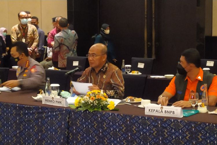 Menteri Koordinator Bidang Pembangunan Manusia dan Kebudayaan (Menko PMK) Muhadjir Effendy saat jumpa pers di Kawasan Bali Nusa Dua Convention Center, Jumat (28/1/2022). 