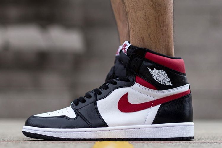 "Remake" Air Jordan 1 dengan Tiga Warna Khas, Merah, Hitam dan Putih