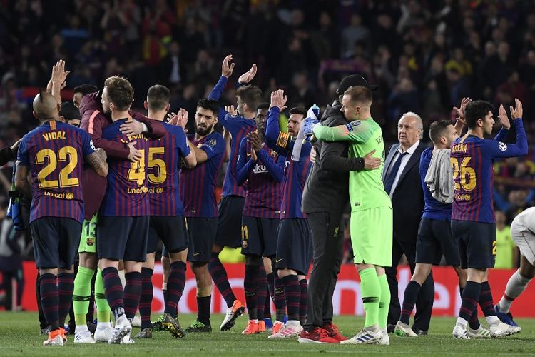 Lionel Messi dkk melakukan selebrasi kemenangan usai laga Barcelona Vs Liverpool, di Stadion Camp Nou, Rabu (1/5/2019).