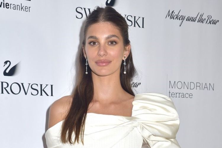 Artis peran dan model Camila Morrone menghadiri acara pemutaran perdana film Mickey & The Bear  di The Mondrian Park Avenue di New York City, pada 12 November 2019.