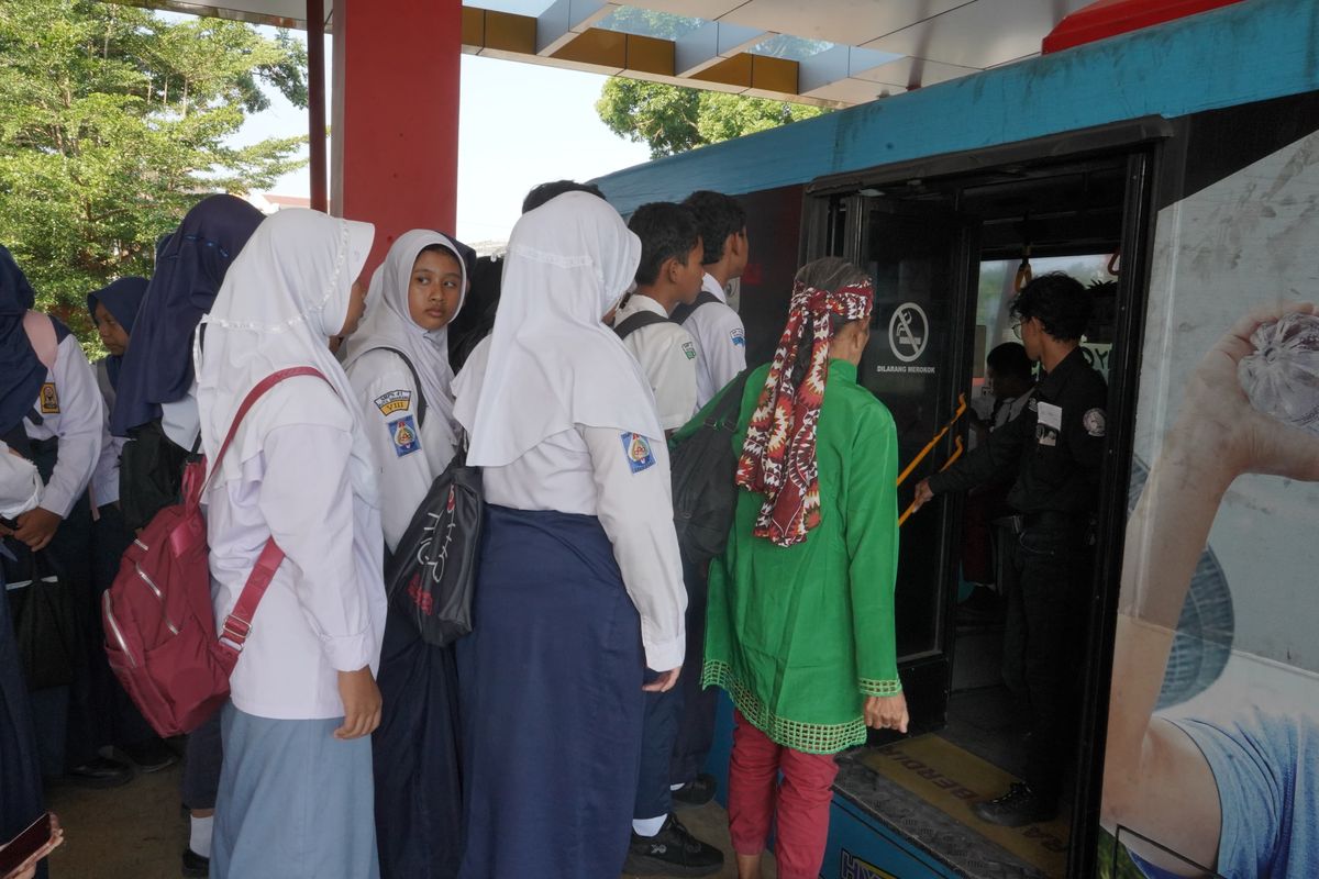 Program BRT Trans Semarang gratis bagi pelajar dan mahasiswa Kota Semarang