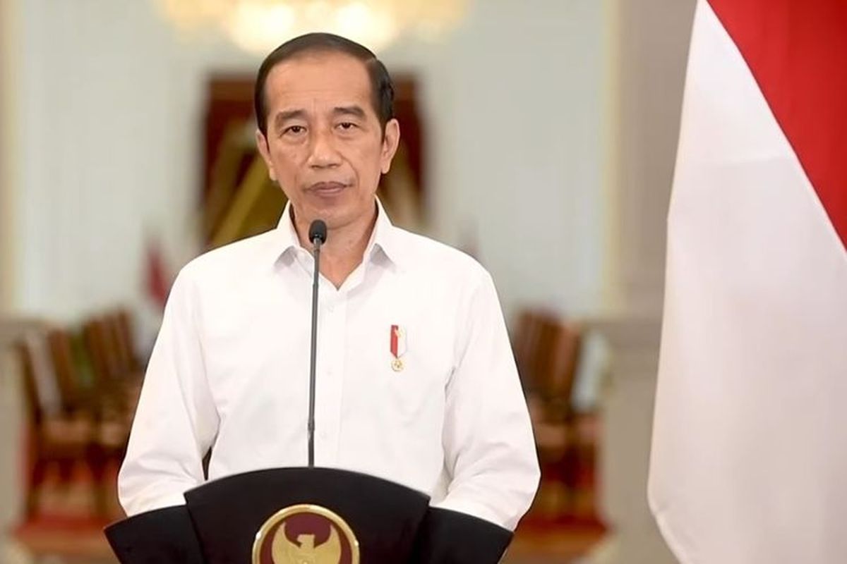 Presiden Joko Widodo saat mengumumkan perpanjangan PPKM dengan sejumlah daerah yang kini turun level hingga 30 Agustus 2021, Senin (23/8/2021).