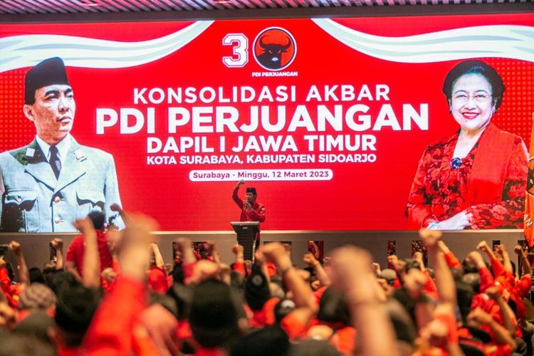Konsolidasi Akbar PDI-P Surabaya-Sidoarjo sambut Pemilu 2024 di Surabaya, Minggu (12/3/2023).