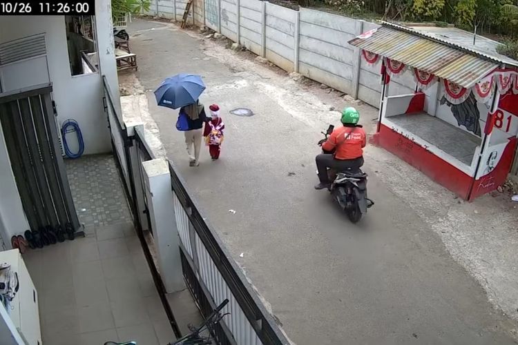 Begal Payudara di Pondok Aren Tangsel Terekam CCTV, Pelaku Berpura-pura Tanya Alamat
