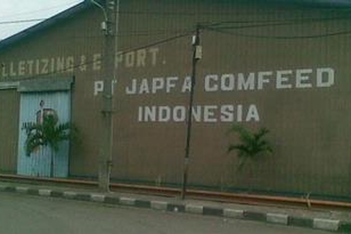 Lokasi pabrik pakan tempat kejadian tewasnya dua orang pekerja karena kecelakaan kerja di kawasan Jalan Perak Barat Surabaya  