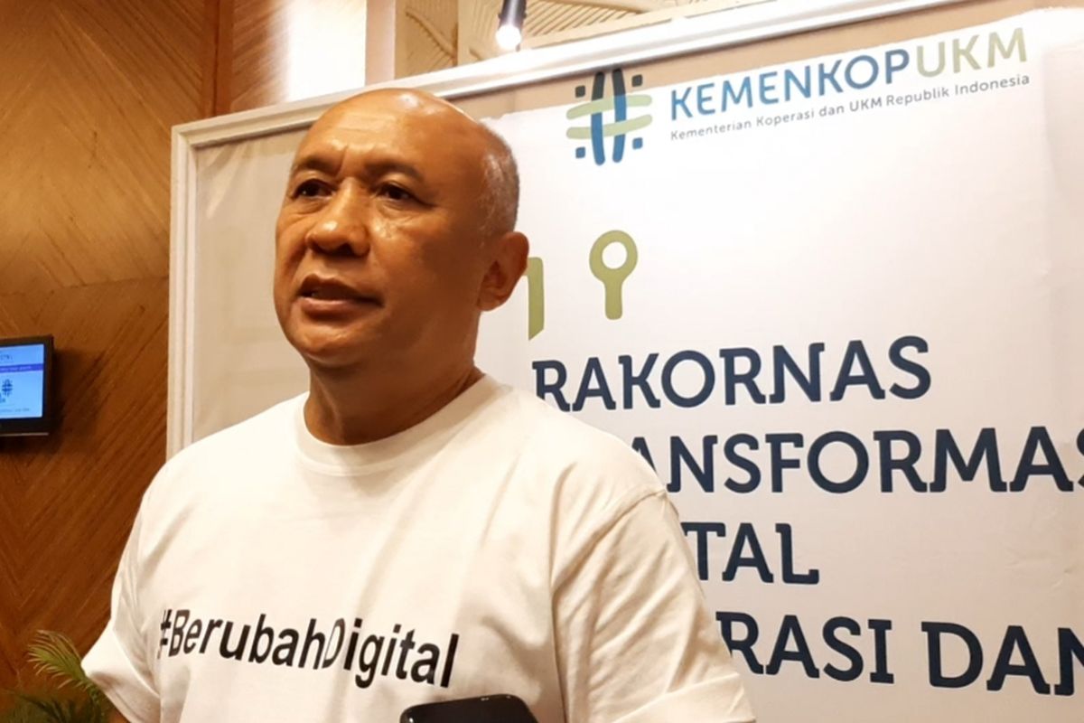 Menteri Koperasi dan UKM Teten Masduki membuka acara Rakornas Transformasi Digital Koperasi dan UMKM di Hotel Novotel, Kota Semarang, Jawa Tengah, Jumat (12/11/2021) malam.