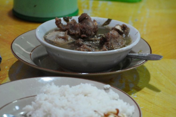 Seporsi sayur becek disajikan di ‎Warung makan Putra 45 di jalan Jenderal Sudirman, Kota Purwodadi, Grobogan, Jumat (20/10/2017).