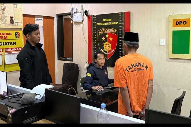 Diduga Picu Kebakaran Lahan 5 Hektar, Kakek di Teluk Pandan Diangkut ke Kantor Polisi