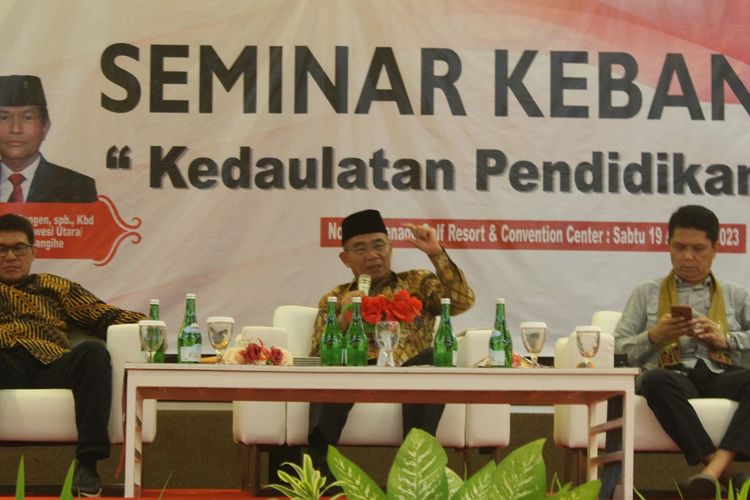 Menko PMK Muhadjir Effendy saat hadir di Seminar Kedaulatan Pendidikan Nasional di Novotel, Manado, Sabtu (19/8/2023). 