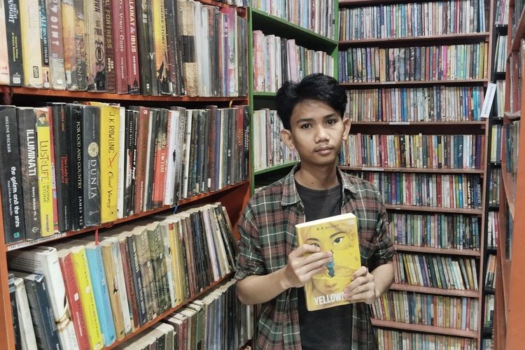 Kisah Hafidz, Pustakawan Muda Bertahan Hidup demi Cintai Buku