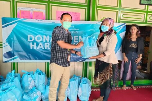 Yayasan Dana Kemanusiaan Kompas Salurkan 1.352 Paket Donasi untuk Warga Terdampak Pandemi di Yogyakarta