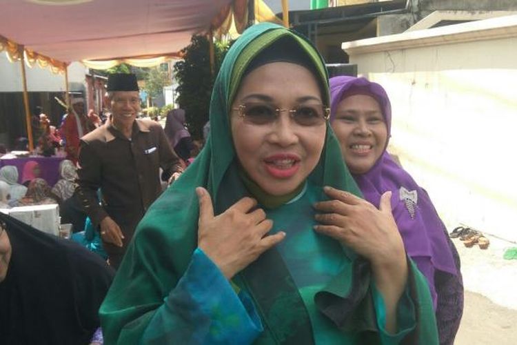 Calon wakil gubernur DKI Jakarta Sylviana Murni usai mengikuti acara maulid di Jalan Bangka IXB, Mampang Prapatan, Jakarta Selatan, Sabtu (31/12/2016).