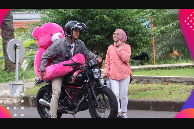 Rizky Billar dan Lesti Kejora dalam miniseri Kulpeas Dengan Ikhlas (2021).