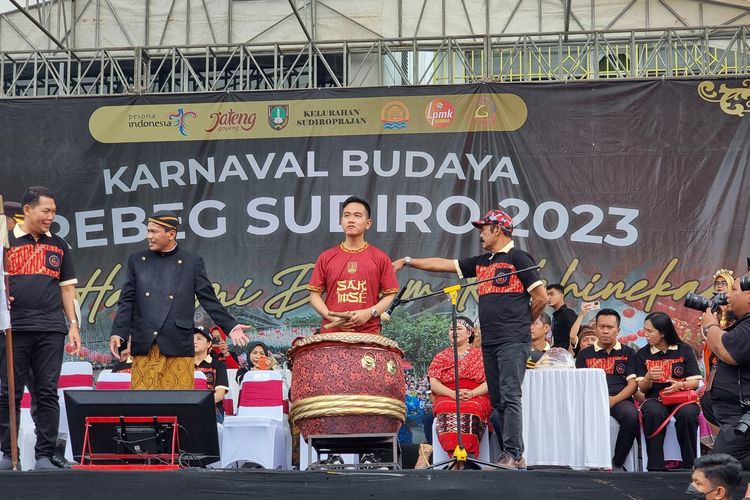 Wali Kota Solo Griban Rakabuming Raka Saat membuka Karnaval Budaya Grebeg Sudiro 2023, Minggu (15/1/2023).