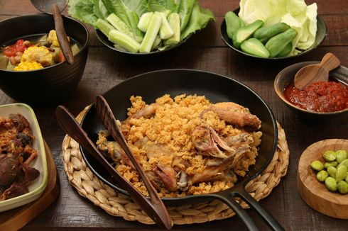 Membuat Takjub Orang Ekuador dengan Ayam Kremes dan Mi Goreng