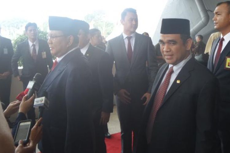 Ketua Umum Partai Gerindra Prabowo Subianto beserta jajaran pimpinan pusat saat menghadiri acara penyambutan Raja Salman di Kompleks Parlemen, Senayan, Jakarta, Kamis (2/2/2017).