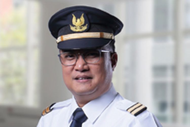 Direktur Human Capital Garuda Indonesia Heri Akhyar