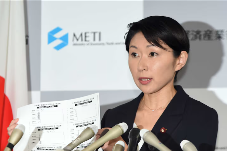 Momen Menteri Jepang Mundur Usai Gunakan Dana Kampanye untuk Traktir Pendukung