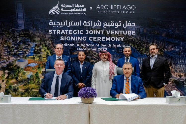 Knowledge Economic City (KEC) dan Archipelago menandatangani perjanjian kerja sama strategis bersejarah di Madinah, Arab Saudi, untuk pendirian perusahaan manajemen perhotelan baru.