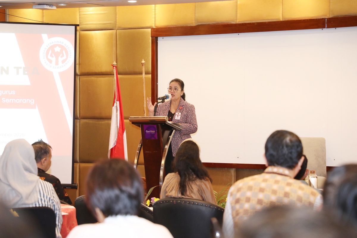 Wali Kota Semarang Agustina Wilujeng dalam acara Afternoon Tea bersama para pengurus Dewan Kerajinan Nasional Daerah (Dekranasda) Kota Semarang yang digelar di Hotel Quest, Jumat (12/9/2025).