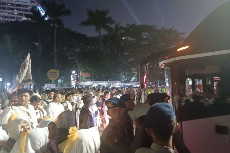 Massa Zikir dan Doa Kebangsaan di Monas Jakpus Mulai Bubar, Lalu Lintas Arah Gambir Macet