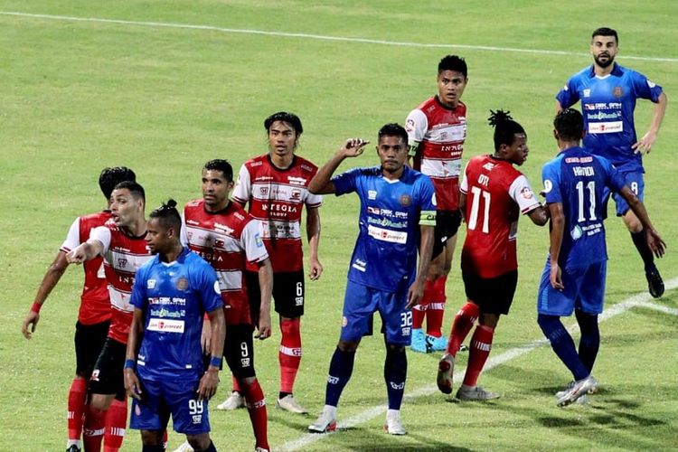 Laga Madura United vs Persiraja Banda Aceh di Stadion Gelora Madura Ratu Pamelingan, Senin (9/3/2020).