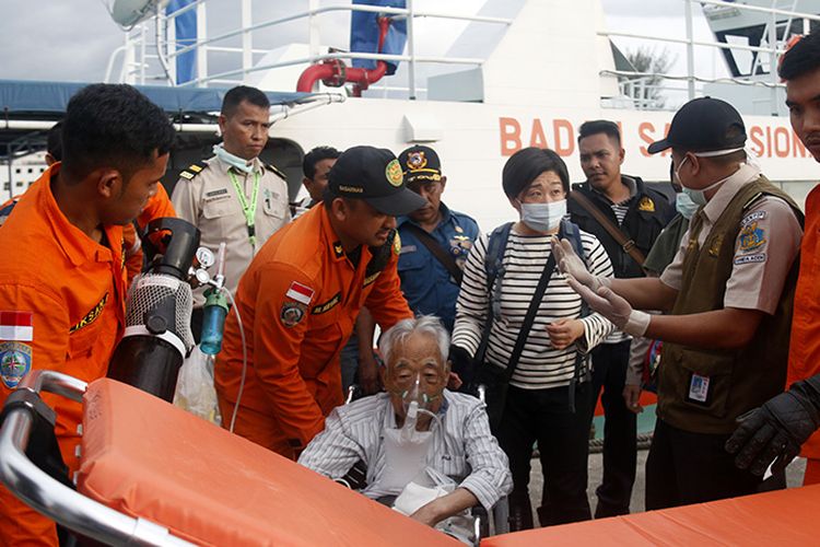  Tim Pencarian dan Pertolongan (SAR) Banda melakukan evakuasi medis terhadap satu orang wisatawan asal  Jepang KS (92) penumpang Kapal Pesiar Ocean Dream berbendera Panama.  Evakuasi dilakukan dengan mnggunakan Kapal KN Kresna -232  di perairan selat Banggala sekitar 17 mil dari Pelabuhan Ulee Lheue, Kota Banda Aceh. Minggu (20/05/18)