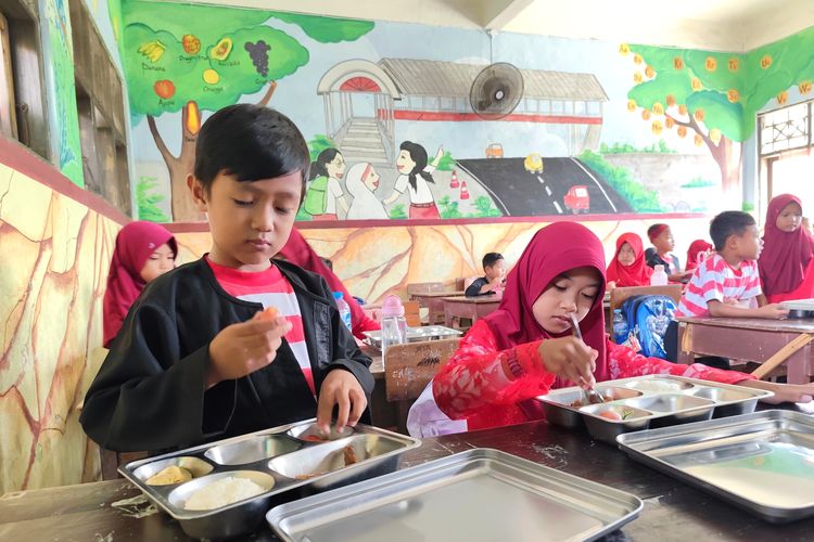 Sisa 2 Bulan, BGN Kejar Target Penerima Manfaat MBG 82,9 Juta