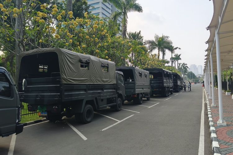 Suasana DPR Menjelang Demo 27 Agustus: Jalan Mulai Disterilkan, Pengamanan di Dalam Diperketat