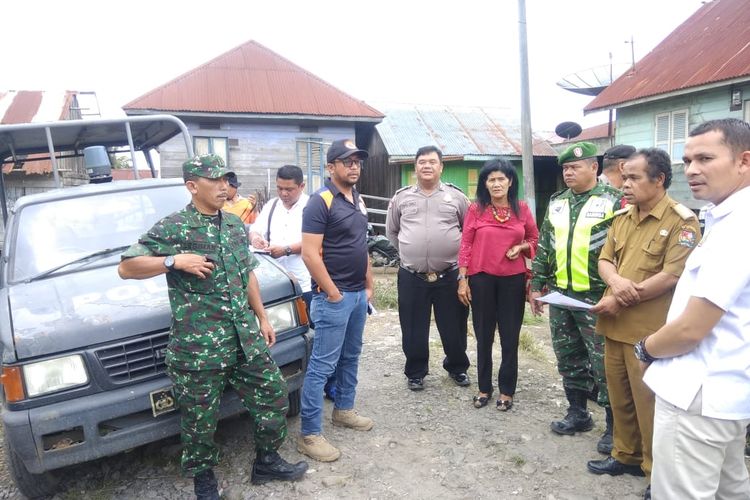Pihak PVMBG, BPBD dan Forum Komunikasi Pimpinan Kecamatan meninjau langsung kondisi desa di sekitar Gunung Sinabung, Kabupaten Karo, Sumatera Utara, yang penduduknya akan dipulangkan.