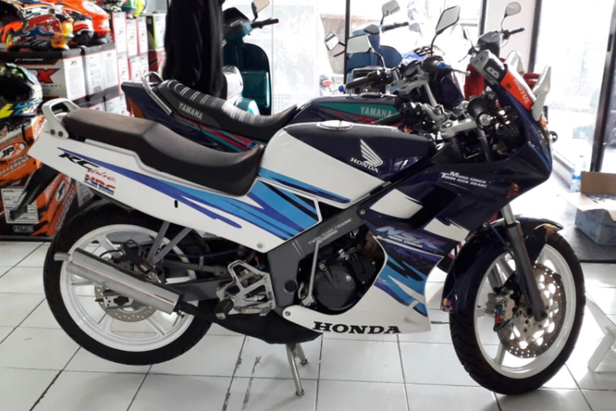 Honda NSR yang dijual di gelaran Otobursa Tumplek Blek 2018 di Gambir Expo, JIExpo Kemayoran, Jakarta pada penyelenggaraan hari pertama, Sabtu (21/7/2018).