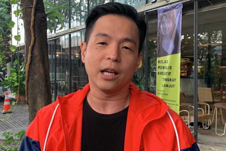 Ernest Prakasa ditemui setelah menghadiri diskusi bertajuk Terjang Penghalang Ciptakan Peluang di Pasar Minggu, Jakarta Selatan, Minggu (27/8/2023). 