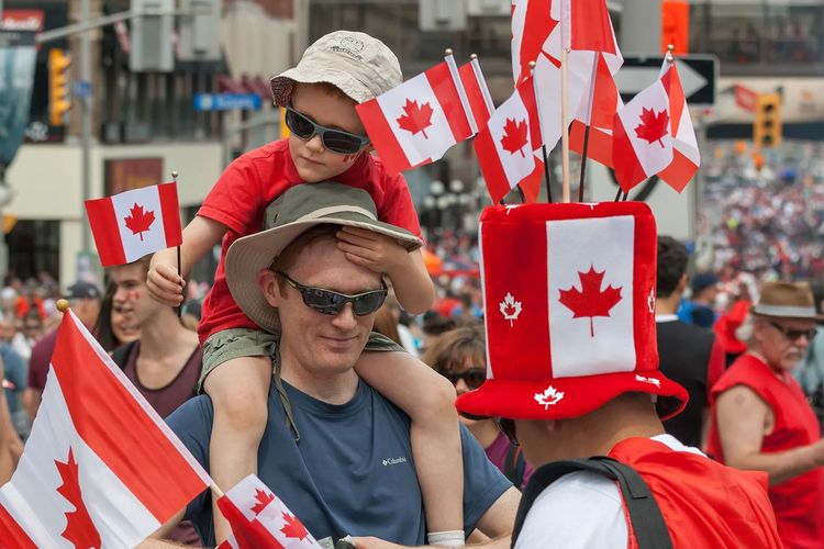 Perayaan Canada Day pada 1 Juli yang dirayakan oleh masyarakat Kanada dengan berbagai macam acara.