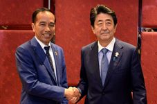 Indonesian President Jokowi Sends Get-Well Wish to Japanese PM Abe