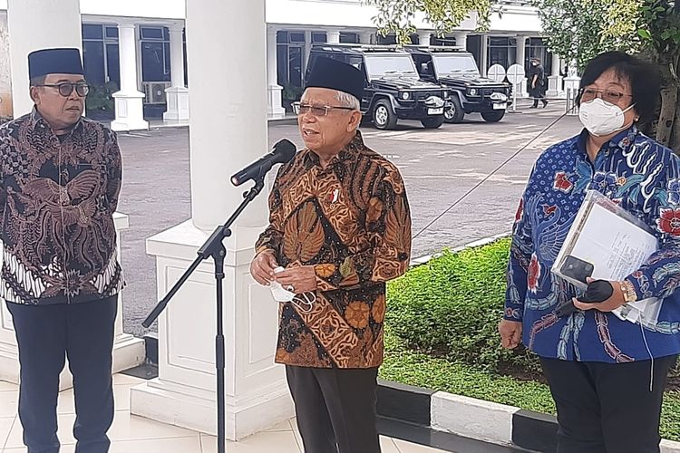Wakil Presiden Ma'ruf Amin memberikan keterangan pers di Istana Wakil Presiden, Jakarta, Kamis (29/12/2022).
